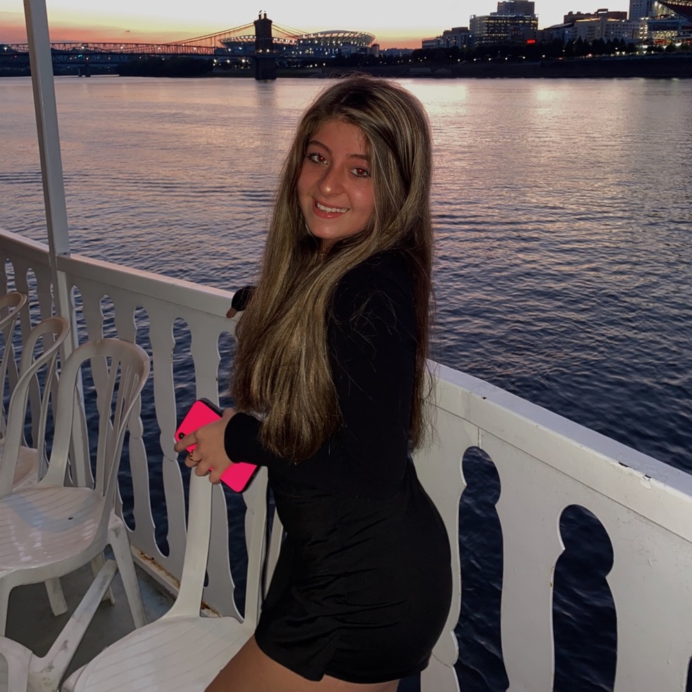 Meet your Posher, Karina